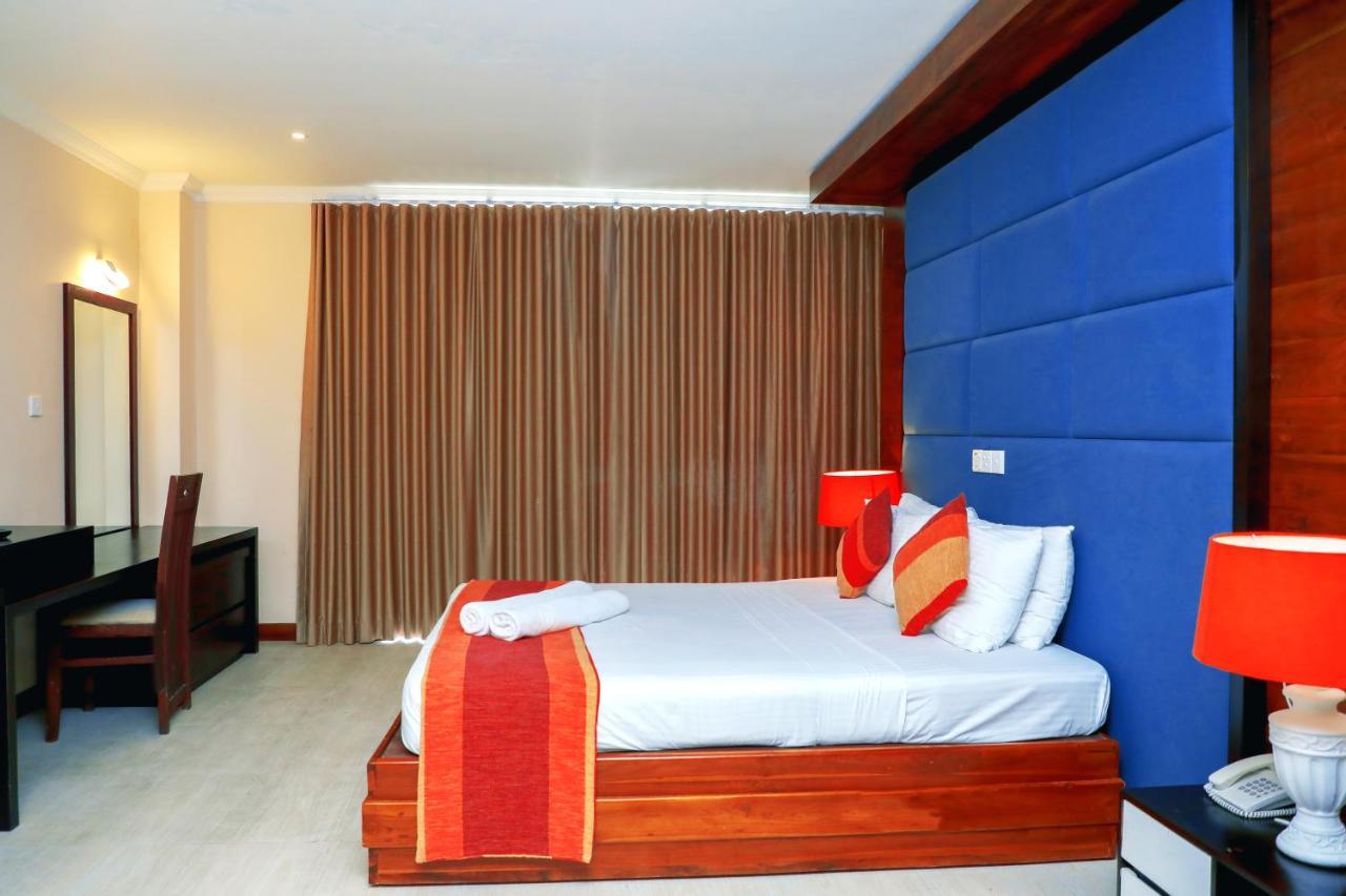 Hotel The Valampuri Jaffna Exterior foto